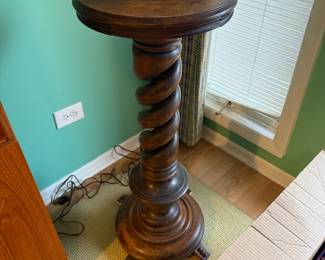 Barley twist pedestal table/plant stand