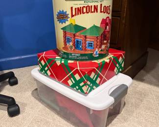 Lincoln Logs