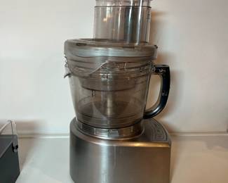 C47 - $125. Cuisinart Elite Collection Food Processor in Stainless Finish. 14 Cup Capacity with a 4.5 cup work bowl. Includes disc holder & attachments.