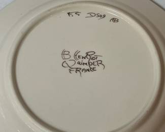 C31 - $200. "Broom & Heather" Quimper. 2 - Dessert Plates 8.5". 2 - Saucers 6". 2 Tea Cups - 5" x 2.25". 1 Cream & Sugar. 1 Tea Pot 8.5" x 5.5".