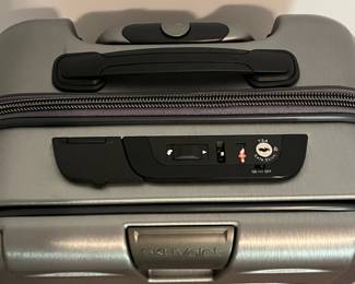 C97 - $350 PAIR. Sky Valet Hard Sided Luggage in very good condition! Includes the 22" *Smart* Carry On (wireless charger, USB Ports, Bluetooth TSA lock & removable battery pack) & Large 29" Luggage both with "shark" wheels.