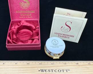 J8 - Staffordshire Enamels Hinged Lidded Trinket Box. Christmas 1990. Limited Edition #166/1000.