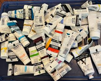 C137 - $200. Acrylic Paint LOT. Liquitex Acrylic Heavy Body Paint. 70 - 2oz new / almost new paints. 32 partials. 10 - 4 oz.
