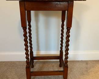 C74 - $75. Single Oval Side Table with Barley Twist Legs. Measures 23.5" x 16" x 28.5" tall. Does have some water rings on the top but sturdy.