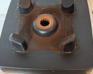 C45 - $250. Vitamix Professional Series 750 Blender.