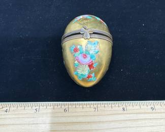 J18 - $50. Hand painted Egg Trinket Box - believed to be Limoges. Unmarked.