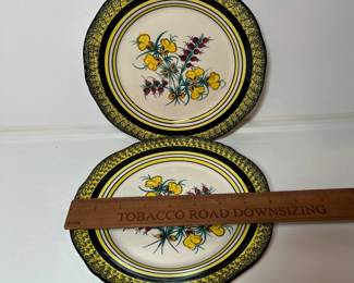 C31 - $200. "Broom & Heather" Quimper. 2 - Dessert Plates 8.5". 2 - Saucers 6". 2 Tea Cups - 5" x 2.25". 1 Cream & Sugar. 1 Tea Pot 8.5" x 5.5".