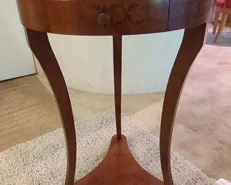 Vintage Regency Style Marquetry Side Table w Floral Inlaid Wood