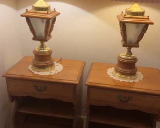 A Pair Of Matching Nightstands And Matching Lamps