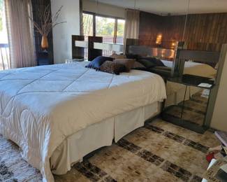 Available for presale
ELLO King mirrored headboard
$1500