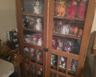 Oak Display Cabinet with two doors 