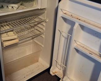 #4	Franklin Chef dorm fridge 	 $35.00