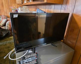 #34	Element 32" TV with remote	 $20.00