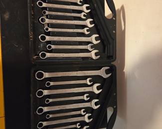 #11	Stanley combination wrench set 20 pieces with case SAE	 $30.00