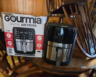 #62	Gourmia 6qt digital airfryer	 $20.00