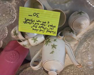 #63	Vintage fine china chi "Maple Ivy" teapot, sugar and creamer 6 team cups and 6 plates	 $30.00