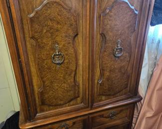 #52	Amorie 3 drawer, 2 door (as-is handle) 38x18x60	 $20.00