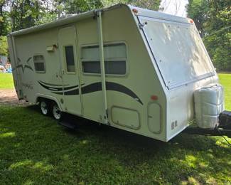 2003 Starcraft Travel Trailer Hybrid...3 push-out beds
Soft spot on floor 
Taking offers