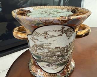 Satsuma style planter