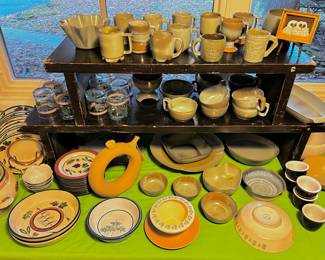 Nice selection of Frankoma Prairie Green pottery!