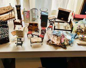 Dollhouse furniture