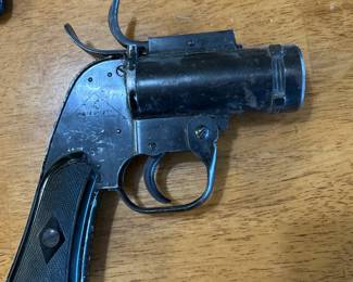 1943 Flare gun