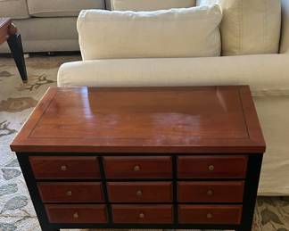 Ethan Allen side table with 2 drawers