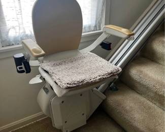 Like new Acorn Superglide 130T700 chairlift