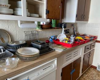 Lots of great kitchen items