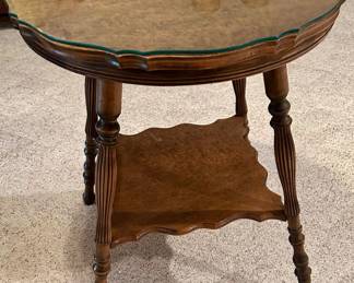 antique Victorian maple oval scalloped parlor side table
