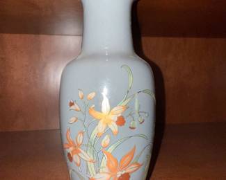 vintage Japanese porcelain vase
