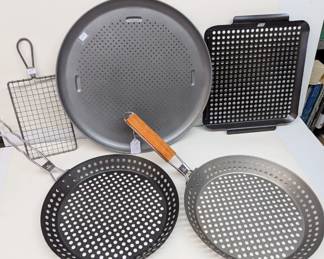 Several new grilling pans