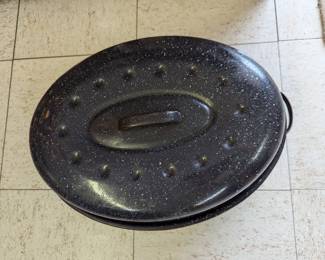 Vintage roasting pan