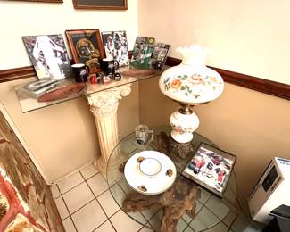 Glass Top Pedestal Stand