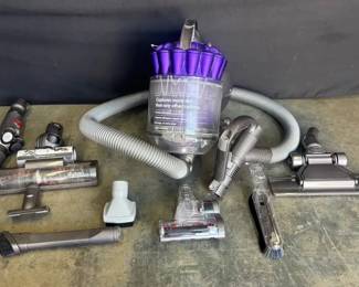 BR143Dyson DC 39 Vacuum