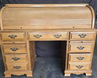 CT600VRVintage wooden roll top desk
