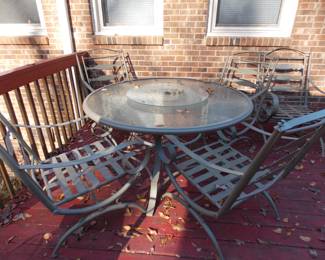 Outdoor set with 5 chairs