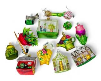 41 GardenGreenhouseOrnamentsBlownGlassGardeningTheme