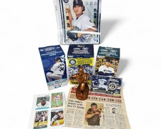 49 FelixHernandezMarinersLotStatueCardsMemorabiliaMore