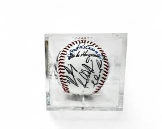 110 2007SeattleMarinersTeamSignedBaseballinDisplayCase