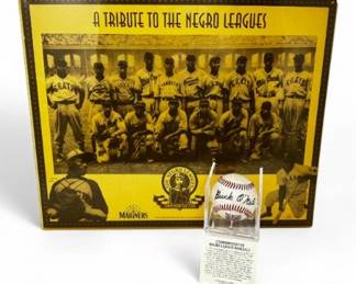 67 BuckONeilSignedBaseballNegroLeaguesTributeDisplaySet