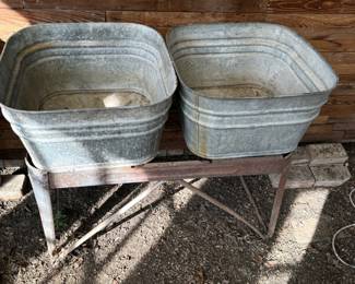 Antique double wash basin