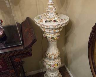 Capo Di Monte Pedestal