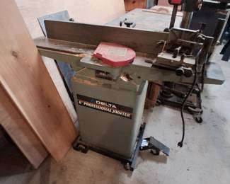 Delta professional jointer