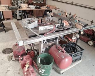 Delta 10-inch contractor table saw