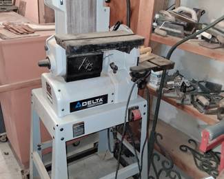 Delta belt and disc sander