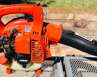 ECHO PB-250LN leaf blower.