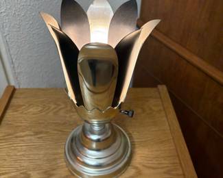 Vintage Table Desk TV Lamp Mid-Century Tulip Flower Antique Metal.