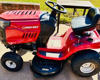 Troy Bilt Pony 42 Riding Lawn Mower/Tractor