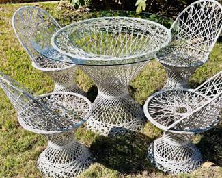 Vintage Mid-Century Modern Russell Woodard Spun Fiberglass Patio Dining Set